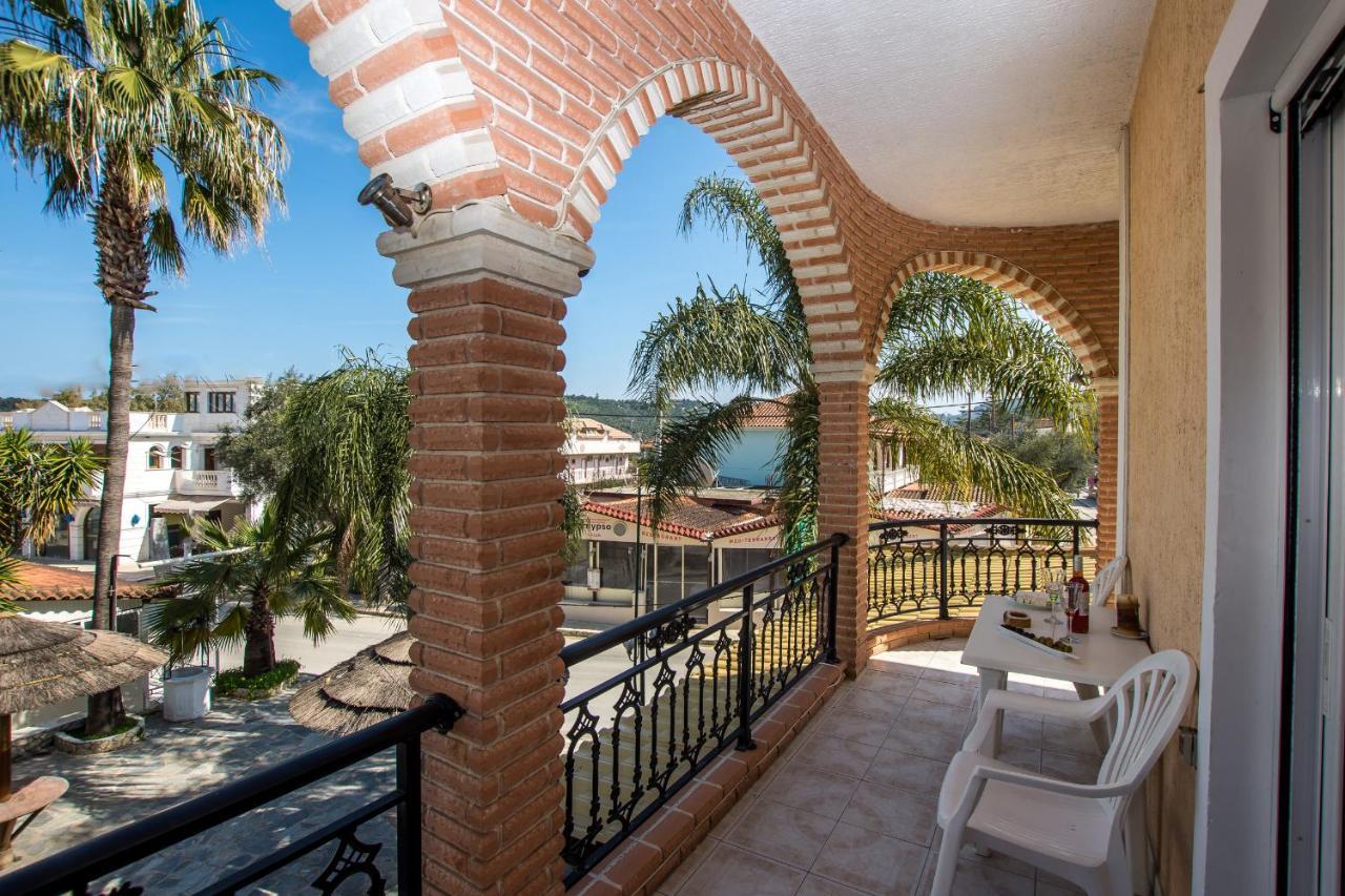 Paradise Bar Apartments Plános Esterno foto